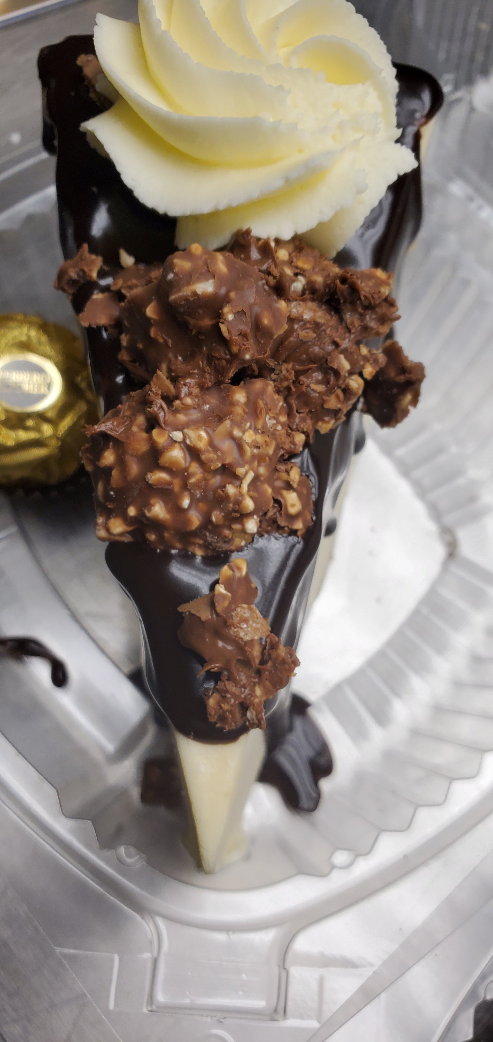 Ferrero Rocher Cheesecake Slice