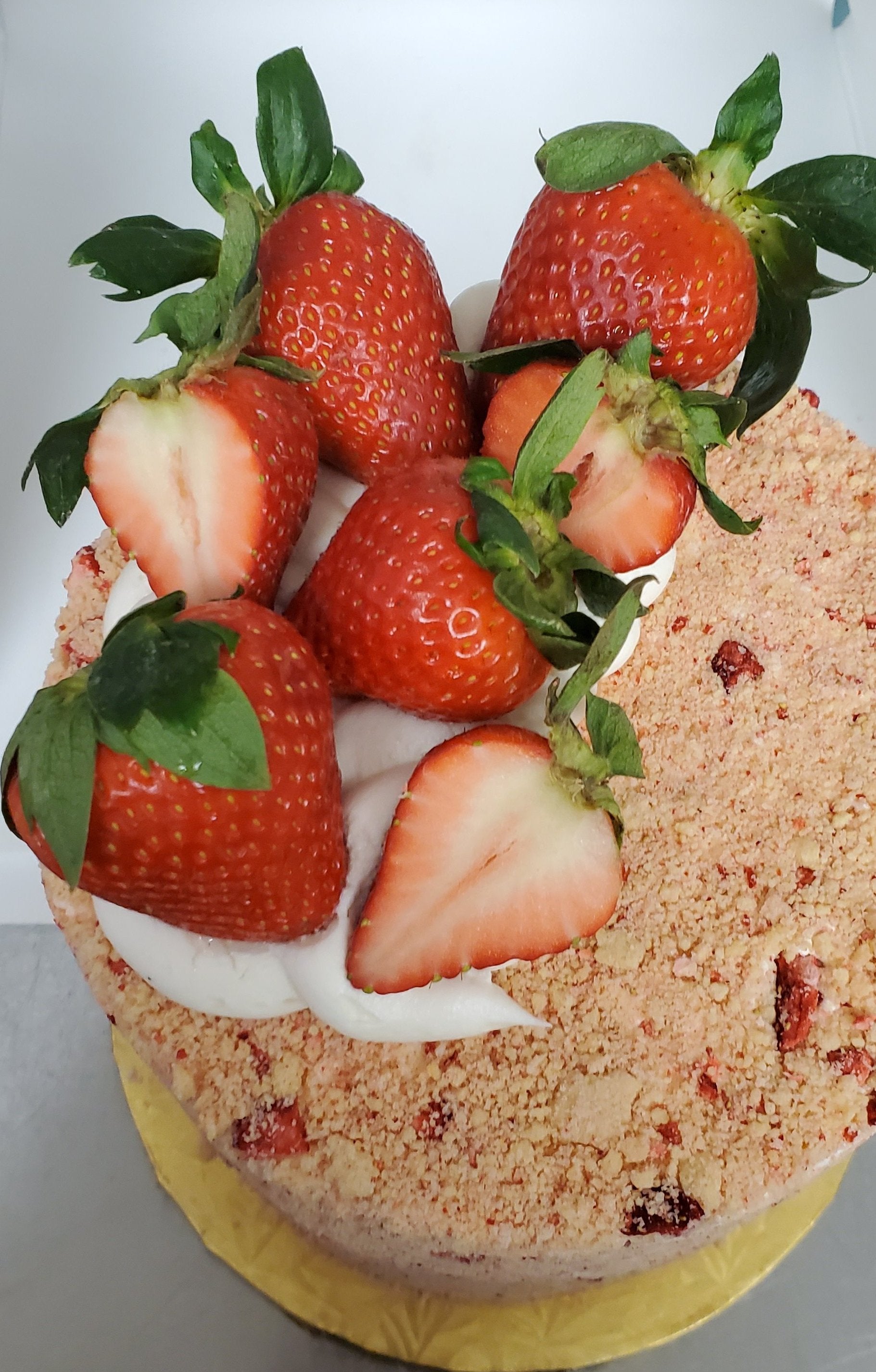Vegan Strawberry Shortcake Cake w/ fresh strawberry filling